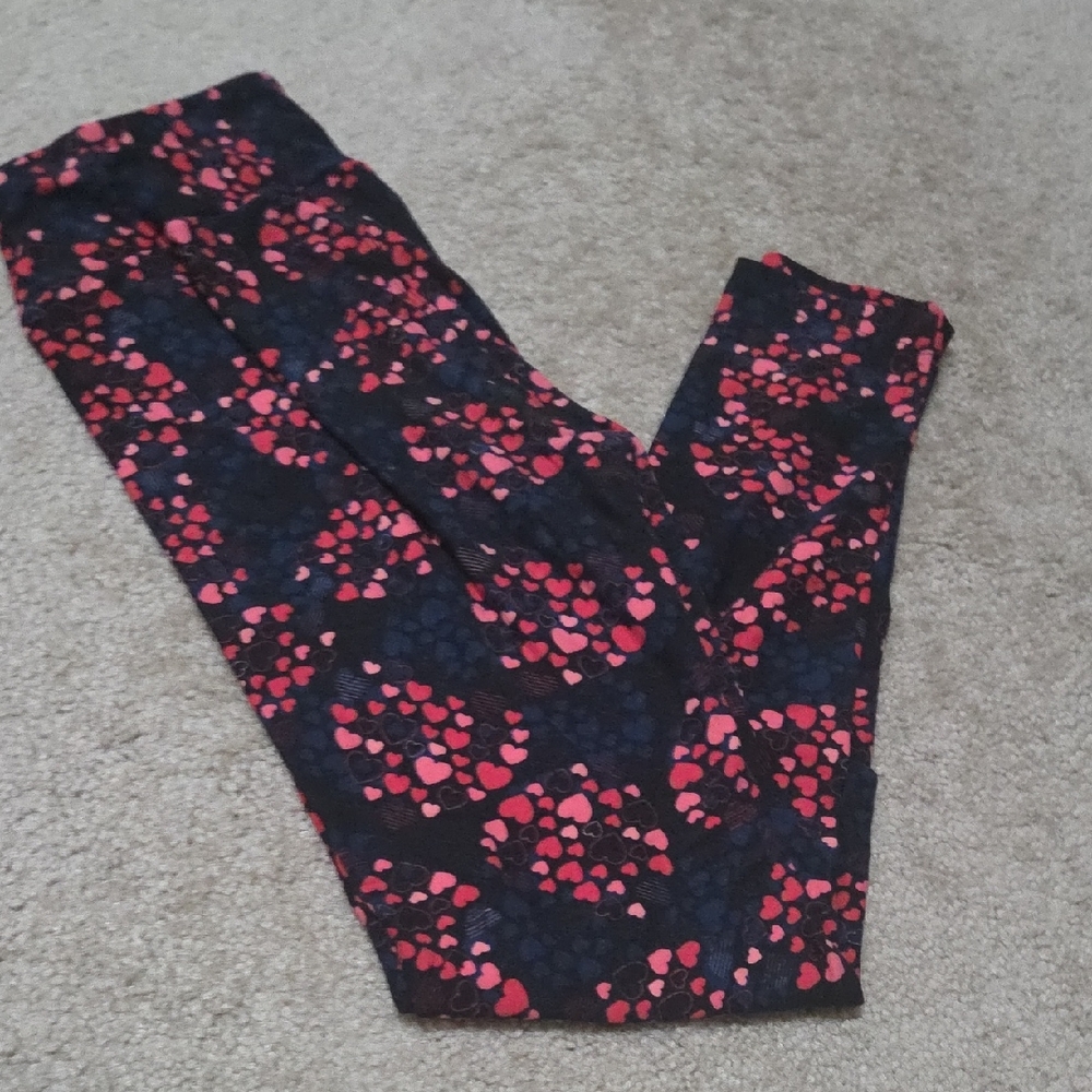 Heart Patterned Lularoe OS Leggings
